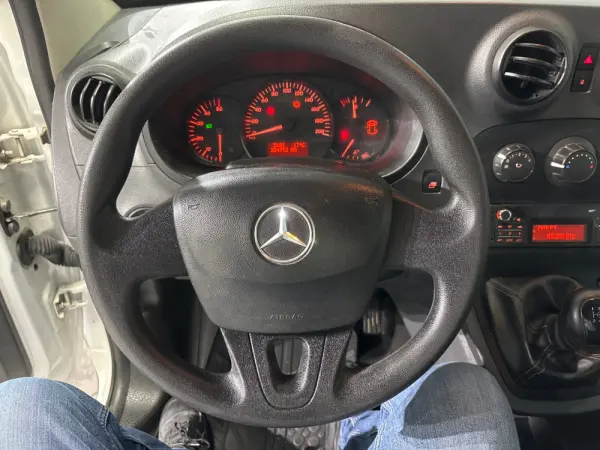 Mercedes-Benz Citan 2 lugares 12