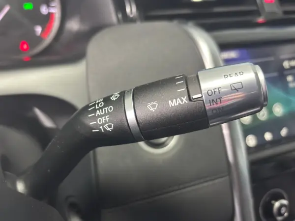 Land Rover Discovery Sport 1.5 I3 P300e AWD R-Dynamic SE 23