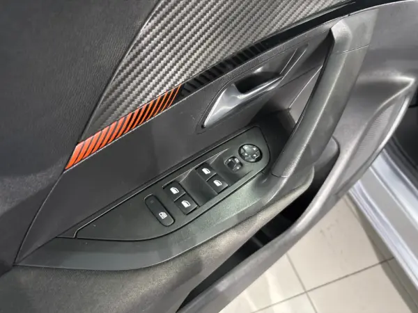 Peugeot 2008 1.2 PureTech Active 25