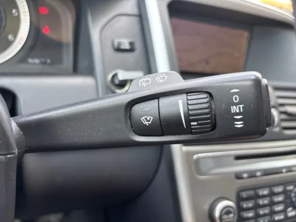 Volvo XC 60 2.4 D Drive Momentum 9