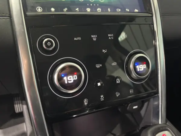 Land Rover Discovery Sport 1.5 I3 P300e AWD R-Dynamic SE 15