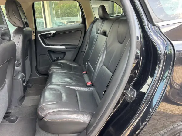 Volvo XC 60 2.4 D Drive Momentum 17