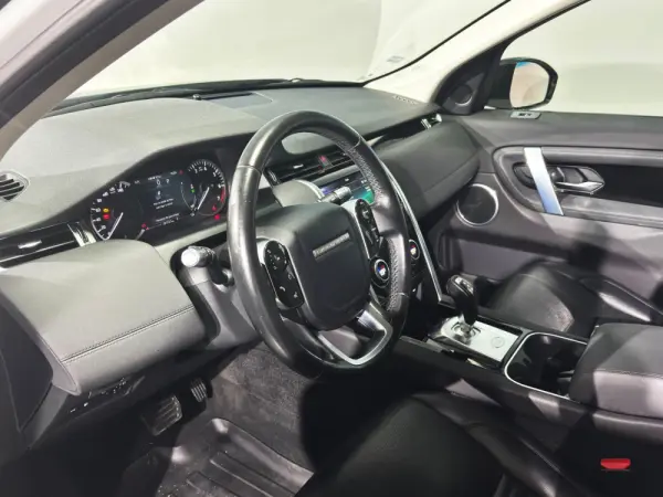 Land Rover Discovery Sport 1.5 I3 P300e AWD R-Dynamic SE 9