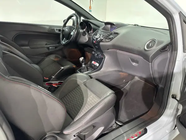 Ford Fiesta 1.6 EcoBoost ST200 9