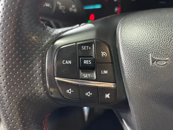 Ford Fiesta 1.0 EcoBoost ST-Line 17