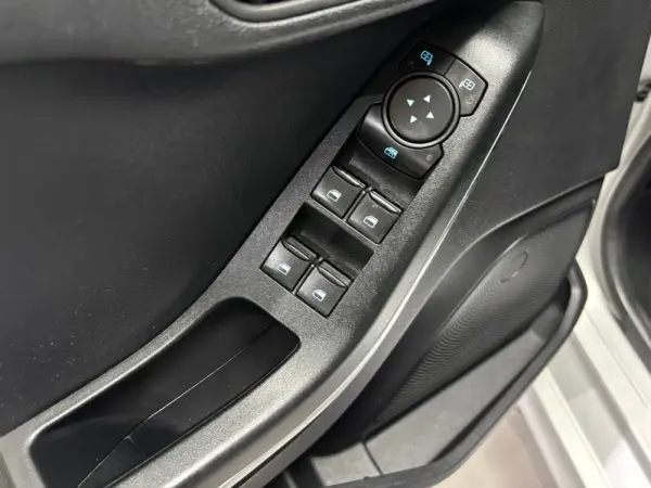 Ford Fiesta 1.0 EcoBoost ST-Line 23