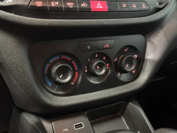 Fiat Doblo Combi 1.6 Multijet Maxi 11