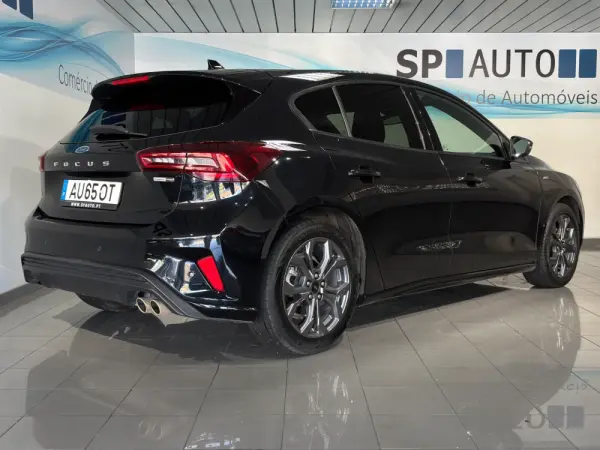 Ford Focus 1.0 EcoBoost MHEV ST-Line 5