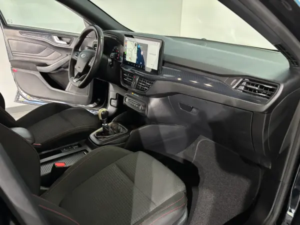 Ford Focus 1.0 EcoBoost MHEV ST-Line 9