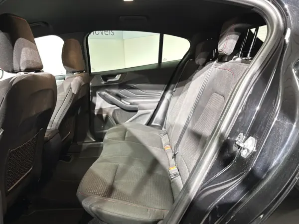 Ford Focus 1.0 EcoBoost MHEV ST-Line 10