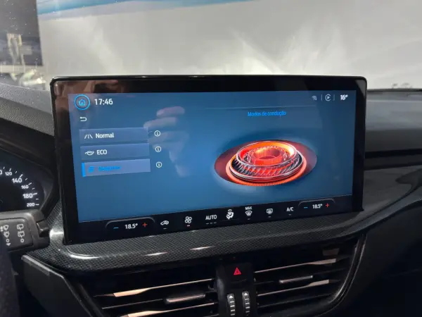 Ford Focus 1.0 EcoBoost MHEV ST-Line 13