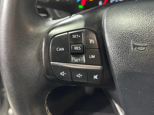 Ford Puma 1.0 EcoBoost MHEV Titanium Design 18