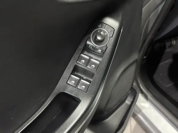 Ford Puma 1.0 EcoBoost MHEV Titanium Design 24