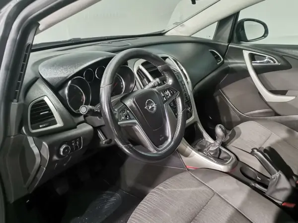 Opel Astra 1.3 CDTi Enjoy 8