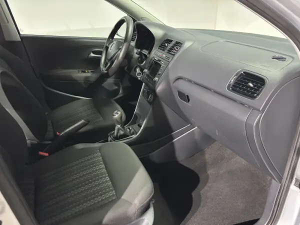 Volkswagen Polo 1.0 (Blue Motion ) Trendline 9