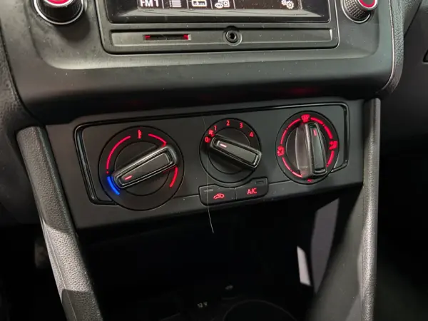 Volkswagen Polo 1.0 (Blue Motion ) Trendline 12