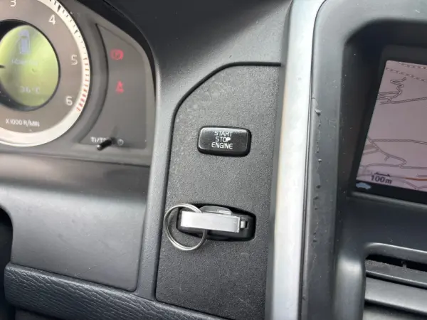 Volvo XC 60 2.4 D Drive Momentum 14