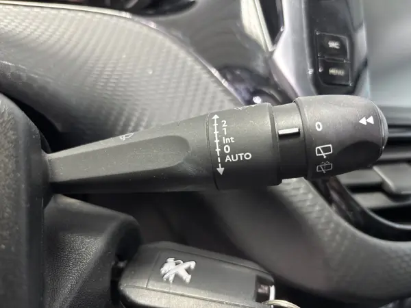 Peugeot 208 1.6 BlueHDi Active 22