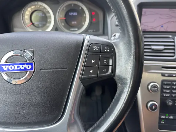 Volvo XC 60 2.4 D Drive Momentum 7