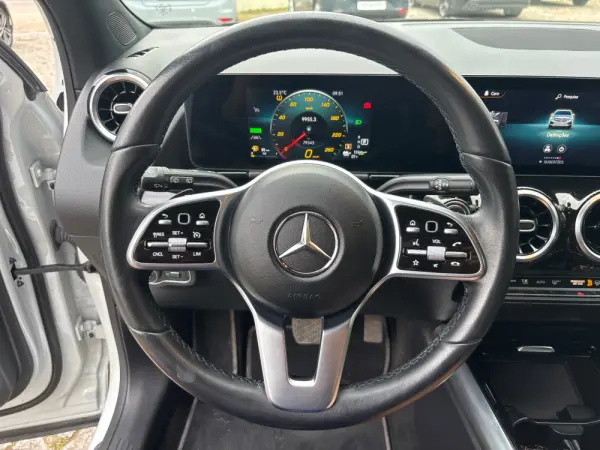 Mercedes-Benz GLA 250 e 8G-DCT Style 19