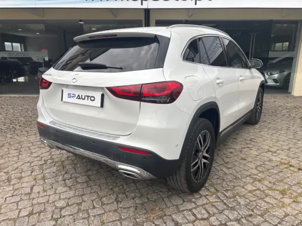 Mercedes-Benz GLA 250 e 8G-DCT Style 5