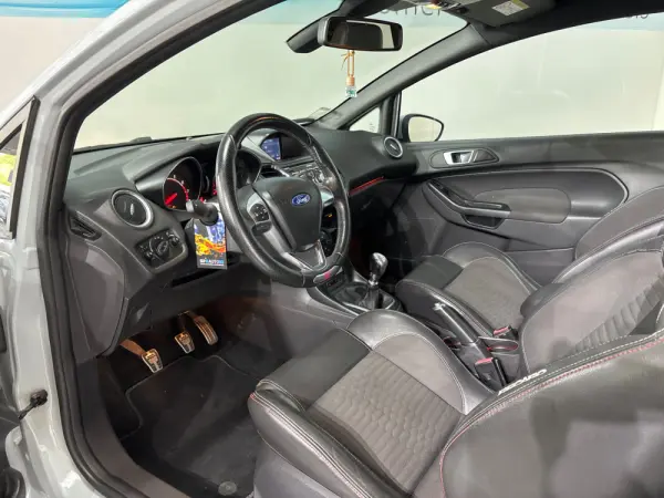 Ford Fiesta 1.6 EcoBoost ST200 8