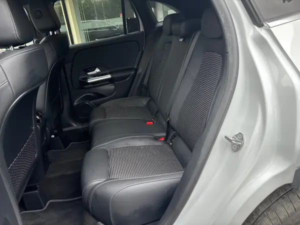Mercedes-Benz GLA 250 e 8G-DCT Style 10