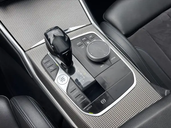 BMW 320 d Pack M Auto 15