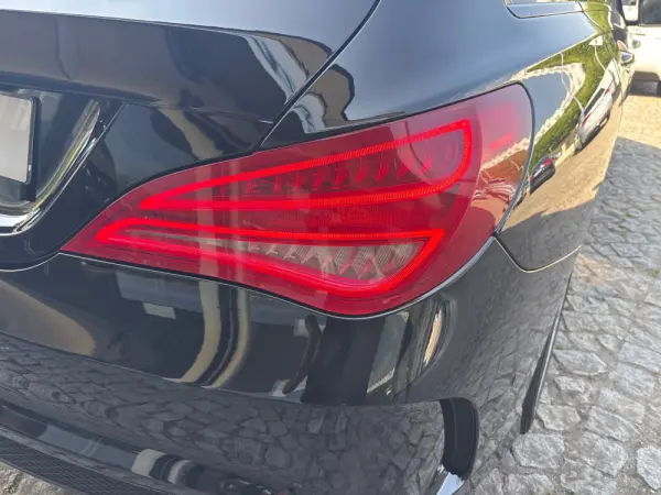 Mercedes-Benz CLA 220 d Shooting Brake AMG Line Aut. 28
