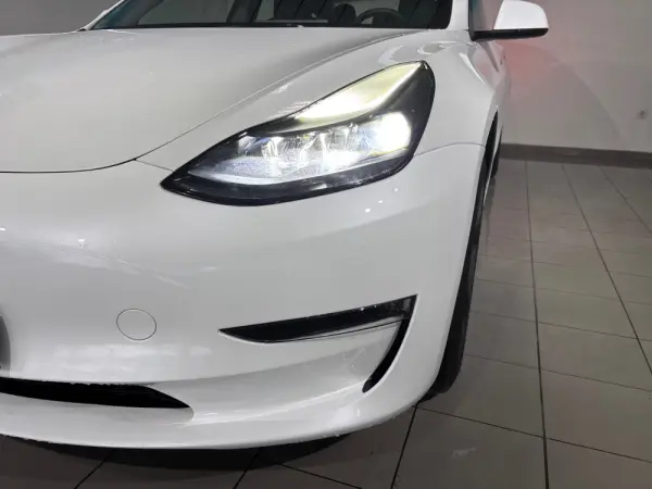 Tesla Model 3 Long Range Tração Traseira 26