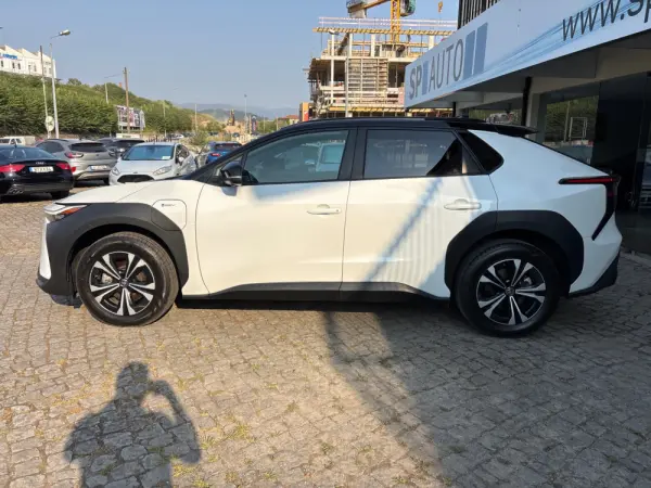 Toyota bZ4X 71,4 kWh Lounge 4