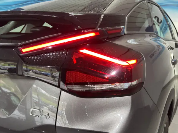 Citroën C4 1.2 PureTech Plus 27