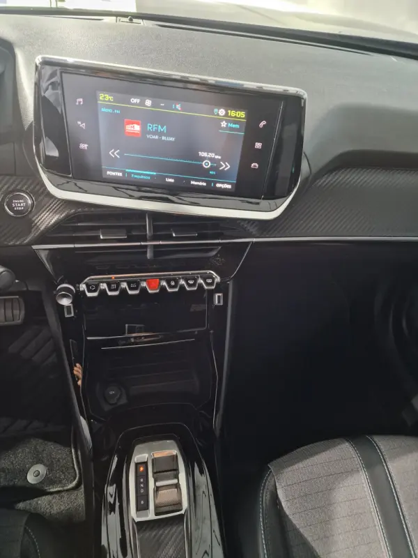 Peugeot e-2008 50 kWh Allure Pack 11