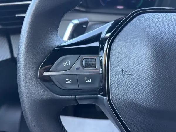Peugeot 2008 Hybrid 145 e-DSC Allure 21