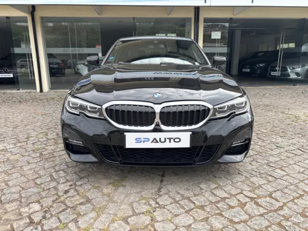 BMW 320 d Pack M Auto 3