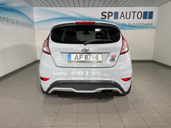 Ford Fiesta 1.6 EcoBoost ST200 6