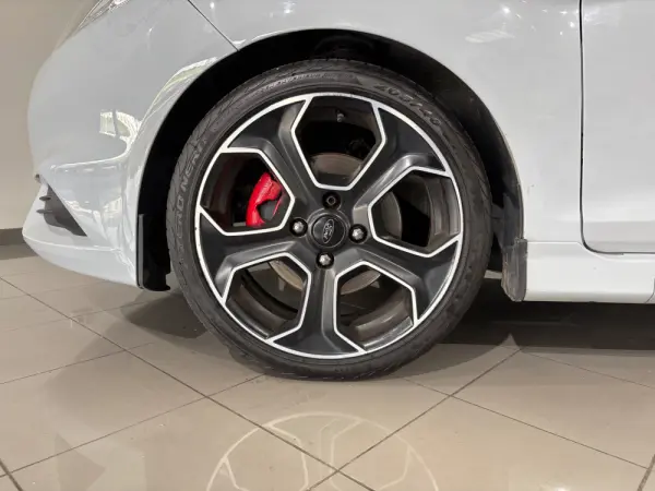 Ford Fiesta 1.6 EcoBoost ST200 28