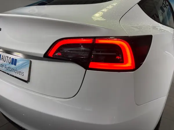 Tesla Model 3 Long Range Tração Traseira 27
