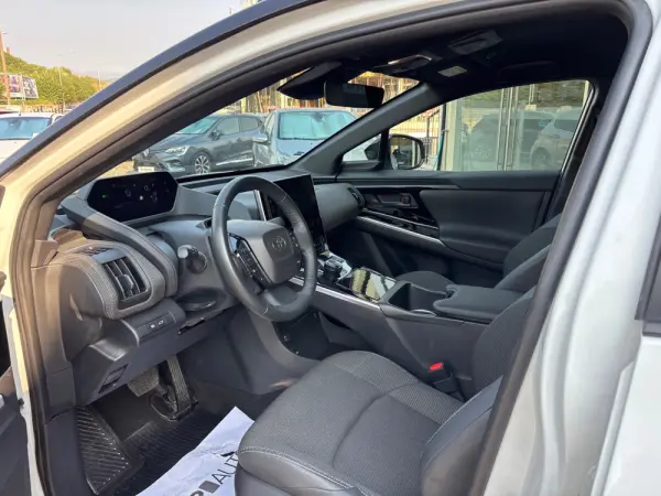 Toyota bZ4X 71,4 kWh Lounge 8