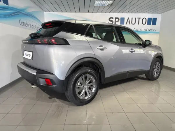 Peugeot 2008 1.2 PureTech Active 5