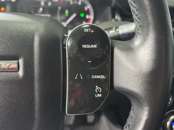 Land Rover Discovery Sport 1.5 I3 P300e AWD R-Dynamic SE 22