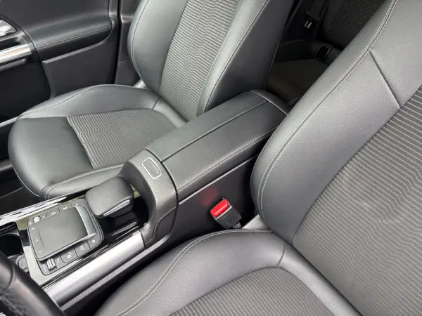Mercedes-Benz GLA 250 e 8G-DCT Style 18