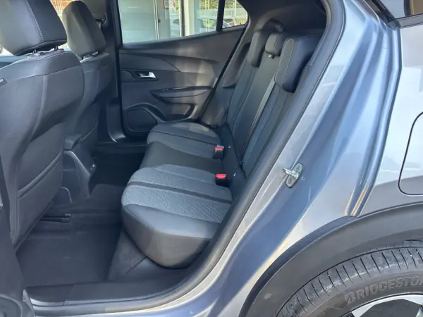 Peugeot 2008 Hybrid 145 e-DSC Allure 10