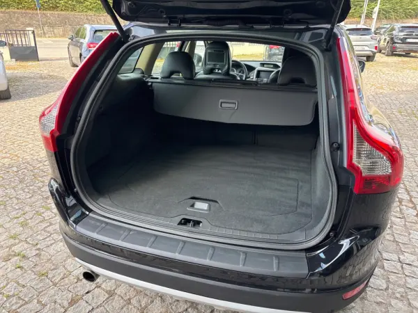 Volvo XC 60 2.4 D Drive Momentum 19