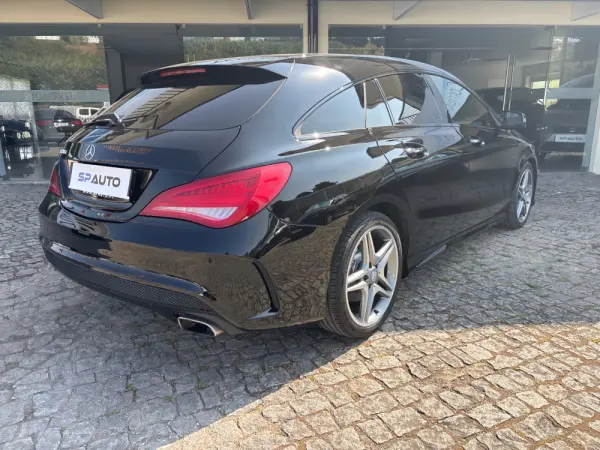 Mercedes-Benz CLA 220 d Shooting Brake AMG Line Aut. 6