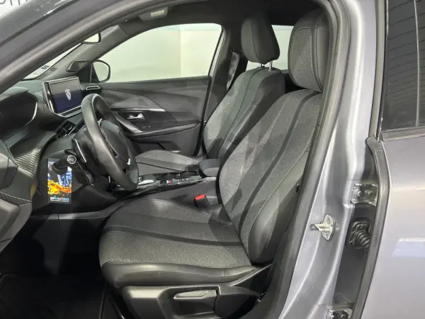 Peugeot 2008 1.2 Hybrid Allure e-DCS6 2