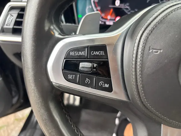 BMW 320 d Pack M Auto 21