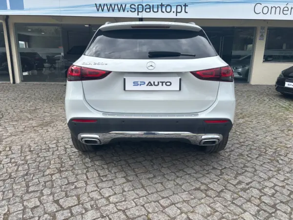 Mercedes-Benz GLA 250 e 8G-DCT Style 6