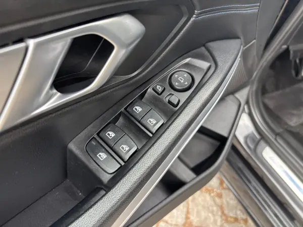BMW 320 d Pack M Auto 25