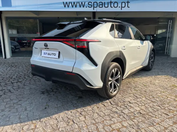 Toyota bZ4X 71,4 kWh Lounge 5